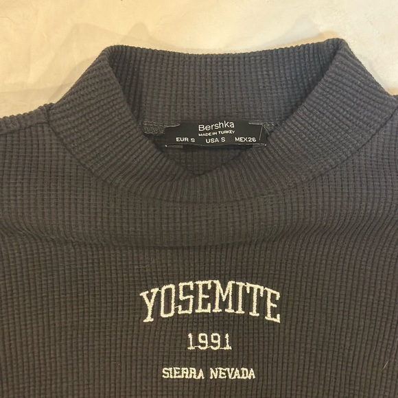 ASOS Bershka
Cropped long-sleeve - Picture 5 of 7